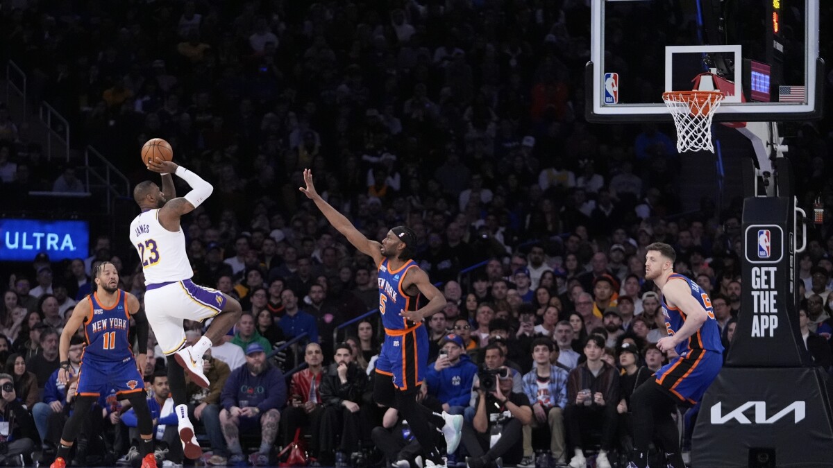 Lakers lose clearance to knicks